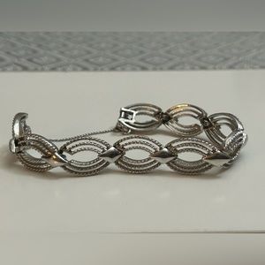 Beautiful Vintage Silver Tone Textured Bracelet with Secure Clasp